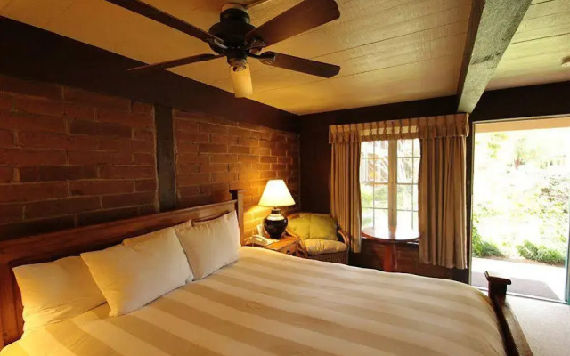 photo 4 of El Pueblo Inn