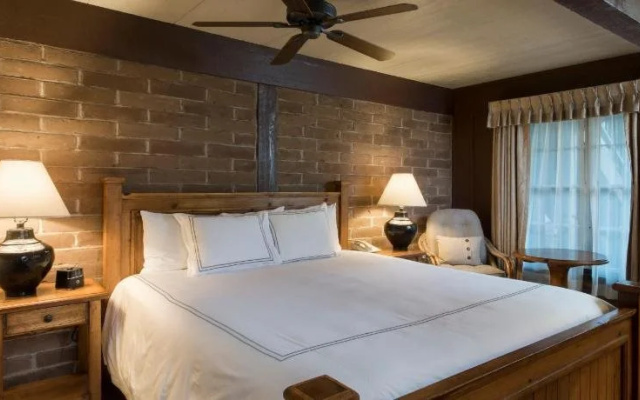 photo 5 of El Pueblo Inn