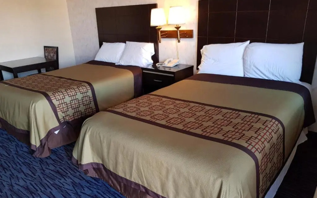 photo 3 of El Segundo Inn