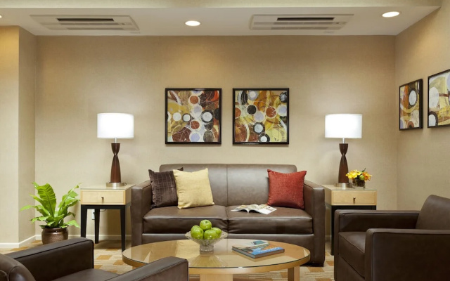photo 3 of Elan Hotel