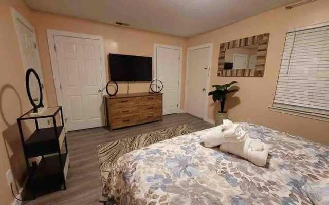 photo 4 of Elegant 2-bedroom pet-friendly villa w 2 parking spaces