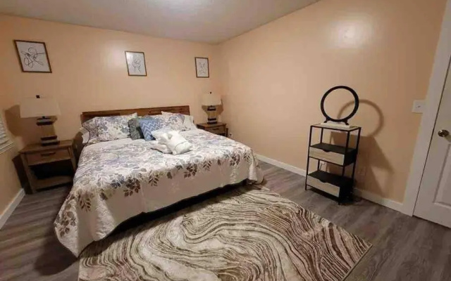 photo 5 of Elegant 2-bedroom pet-friendly villa w 2 parking spaces