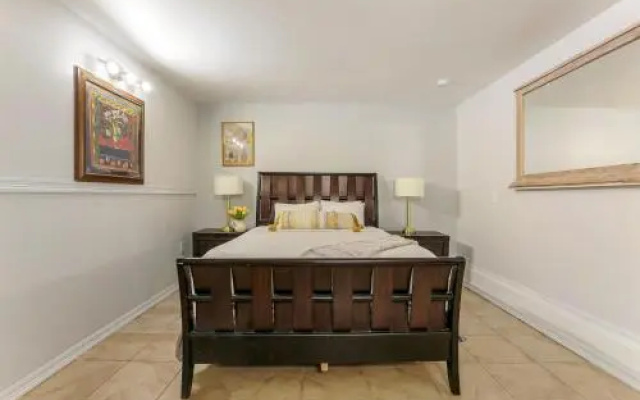 photo 2 of Elegant 4BR Condo in Downtown