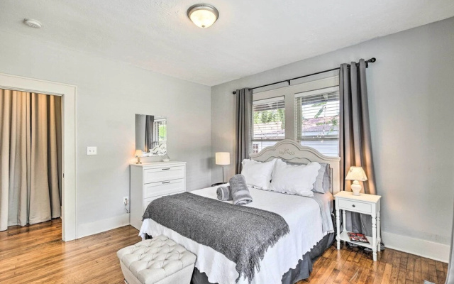 photo 5 of Elegant Houston Retreat < 2 Mi To Downtown!