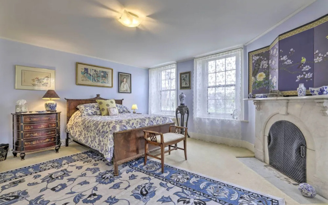 photo 5 of Elegant Norwich House w/ Billiards Room & Ballroom