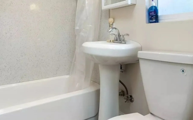 photo 5 of Elegant One Bedroom in Downtown Oakland