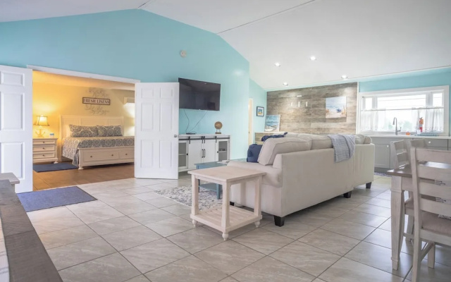 photo 3 of Elegant Suite with Jacuzzi