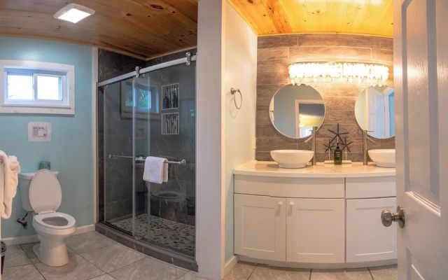 photo 4 of Elegant Suite with Jacuzzi