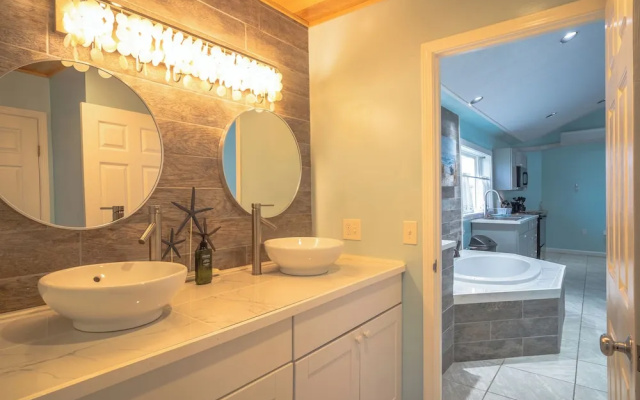 photo 5 of Elegant Suite with Jacuzzi