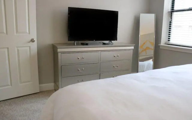 photo 2 of Elegant Two Bedroom Suite
