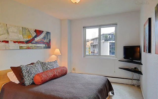 photo 4 of Elektra Hillside Flat - Two Bedroom Condominium