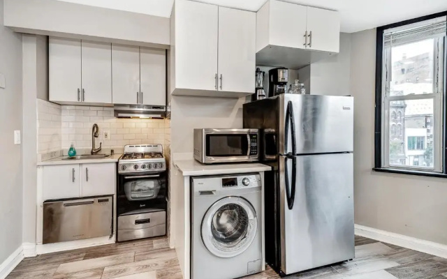 photo 2 of Elevator Newly Renovated Rittenhouse Square 1BR W/D, 3 Blocks to Park!