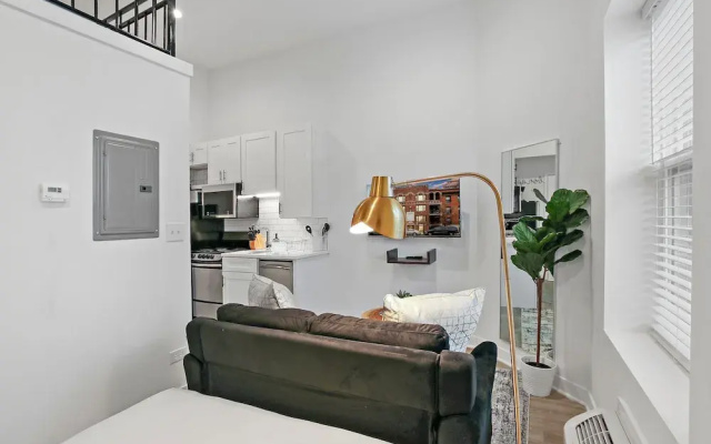 photo 2 of Elite Studio Apt near Shops in Uptown