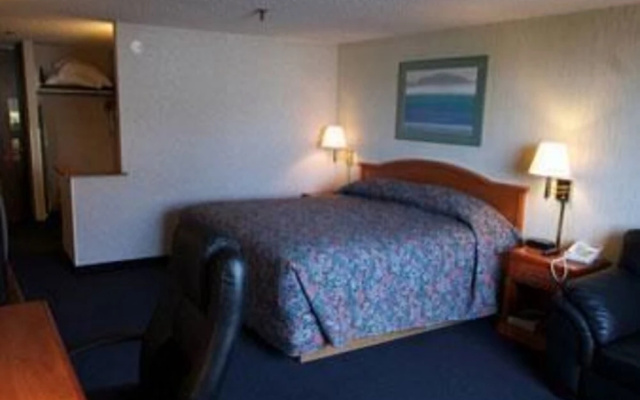 photo 3 of Elk Grove Hotel