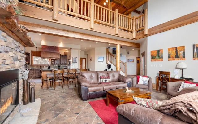 photo 5 of Elk Summit Vacation Home At Windcliff 5 Bedroom Home by RedAwning