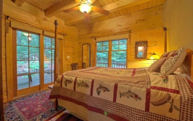 photo 4 of Elkhorn Cabin - 3 Br Cabin