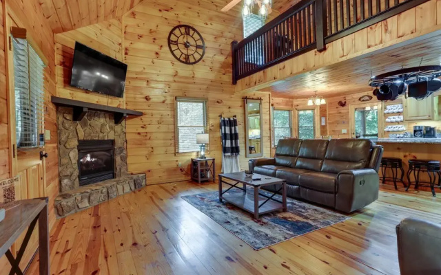 photo 2 of Ellijay Cabin Rental w/ Hot Tub & Resort Amenities