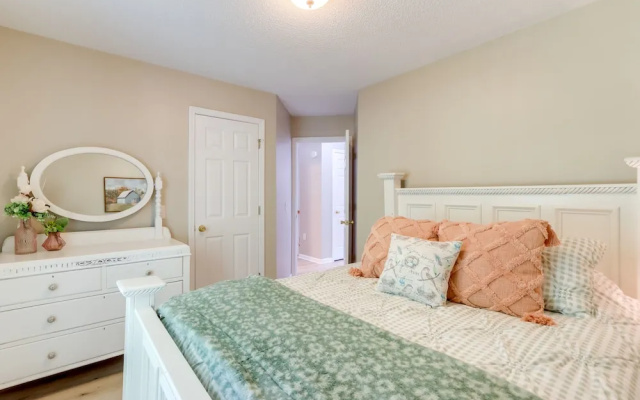 photo 5 of Ellijay Vacation Home w/ Hot Tub & Game Room!