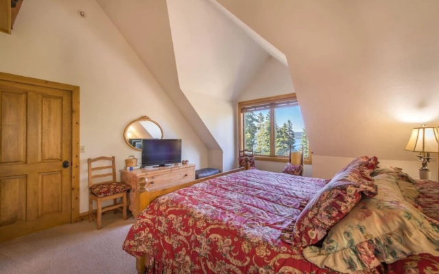 photo 5 of Ellis Peak by Avantstay Beautiful Mckinney Cabin w/ Filtered Lake Views