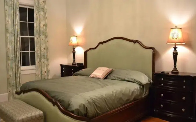 photo 3 of Elm Abode Mansion