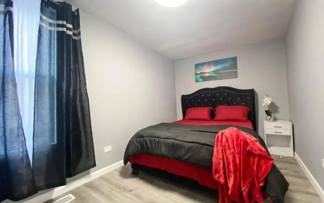 photo 3 of EMALUX Condo Near Downtown,Bus,Train,Hospitals,United-Center,Fulton Market