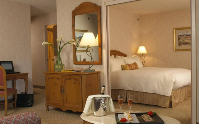 photo 3 of Embassy Suites by Hilton Chicago O'Hare Rosemont