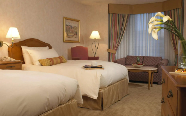photo 4 of Embassy Suites by Hilton Chicago O'Hare Rosemont