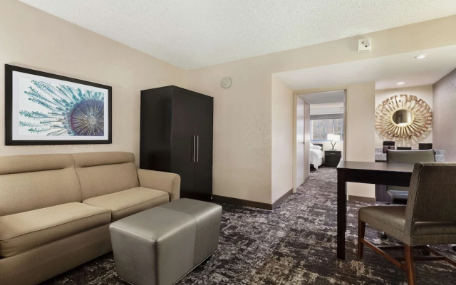photo 2 of Embassy Suites Arcadia Pasadena Area