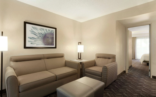 photo 5 of Embassy Suites by Hilton Arcadia Pasadena Area