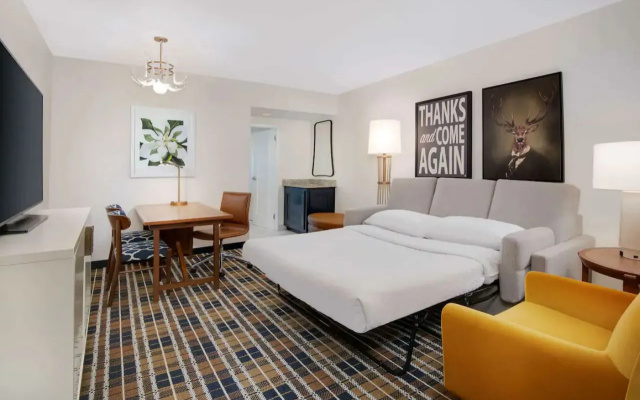 photo 5 of Embassy Suites by Hilton Atlanta Buckhead