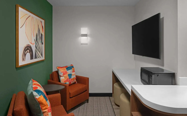 photo 3 of Embassy Suites By Hilton Madison Downtown
