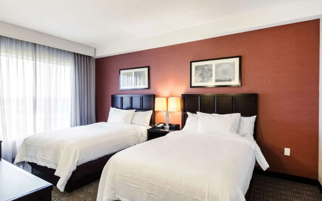 photo 3 of Embassy Suites by Hilton Newark Airport