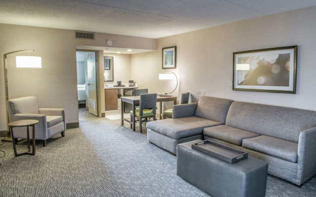 photo 5 of Embassy Suites by Hilton Chicago Schaumburg Woodfield