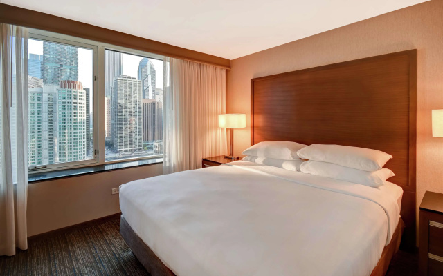 photo 4 of Embassy Suites by Hilton Chicago Downtown Magnificent Mile
