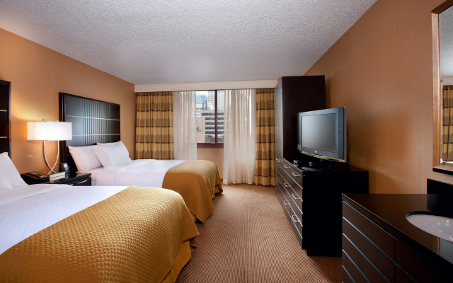 photo 3 of Embassy Suites by Hilton Chicago Downtown River North