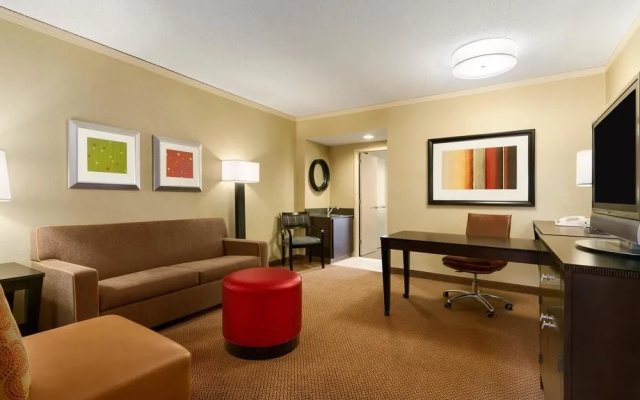 photo 5 of Embassy Suites by Hilton Chicago North Shore Deerfield