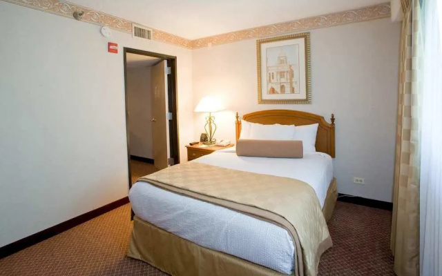 photo 3 of Embassy Suites Chicago Schaumburg Woodfield