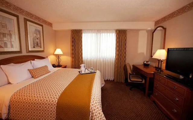 photo 5 of Embassy Suites Chicago Schaumburg Woodfield