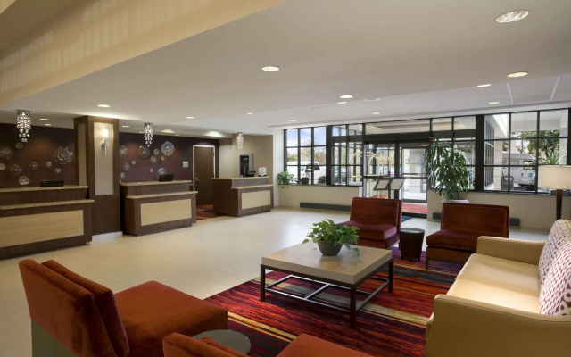 photo 2 of Embassy Suites by Hilton Cleveland Beachwood
