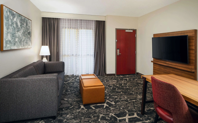 photo 4 of Embassy Suites by Hilton Hampton Convention Center