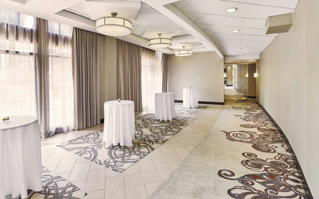 photo 2 of Embassy Suites by Hilton Alexandria Old Town
