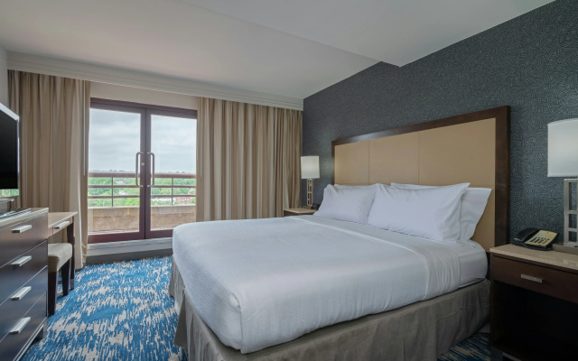 photo 3 of Embassy Suites by Hilton Alexandria Old Town