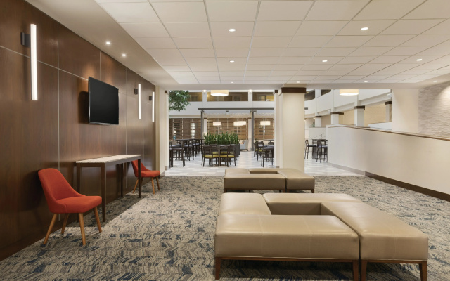 photo 2 of Embassy Suites by Hilton Minneapolis Bloomington Edina