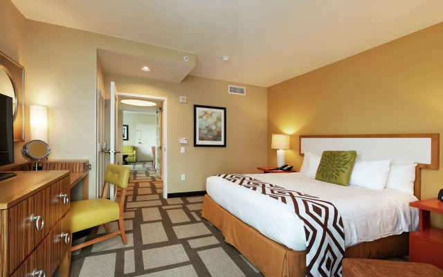 photo 4 of Embassy Suites by Hilton Houston Downtown Convention Center