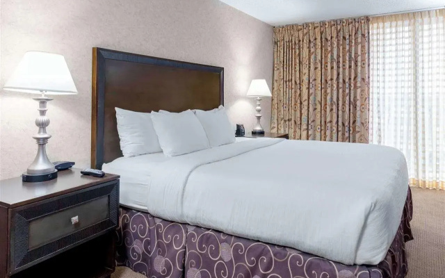 photo 5 of Embassy Suites Kansas City Plaza