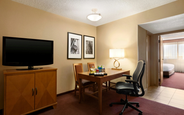 photo 4 of Embassy Suites by Hilton Kansas City International Airport