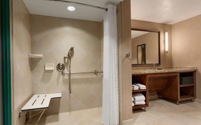 photo 4 of Embassy Suites by Hilton Los Angeles LAX South/El Segundo