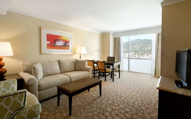 photo 3 of Embassy Suites Los Angeles - Glendale