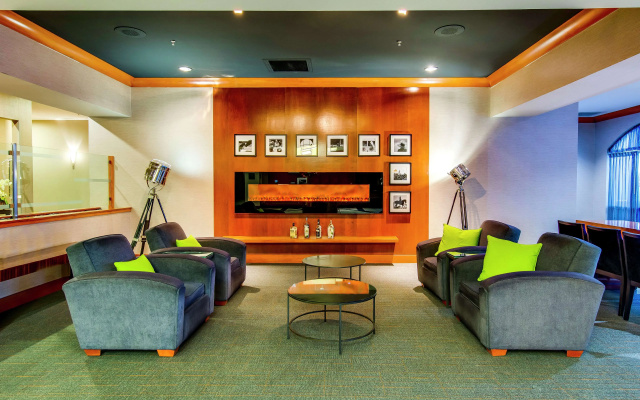 photo 2 of Embassy Suites Louisville East