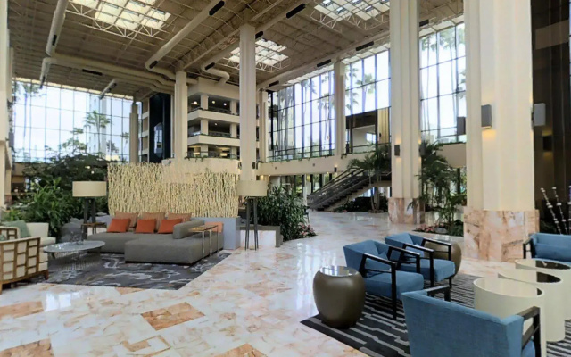 photo 2 of Embassy Suites by Hilton Palm Beach Gardens PGA Boulevard